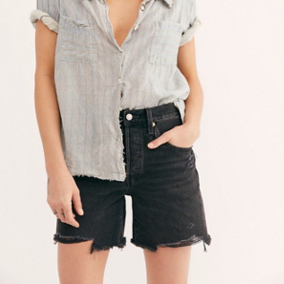 Levi's 501 Mid Thigh Shorts | Bee's Knees - Picture 1 of 5